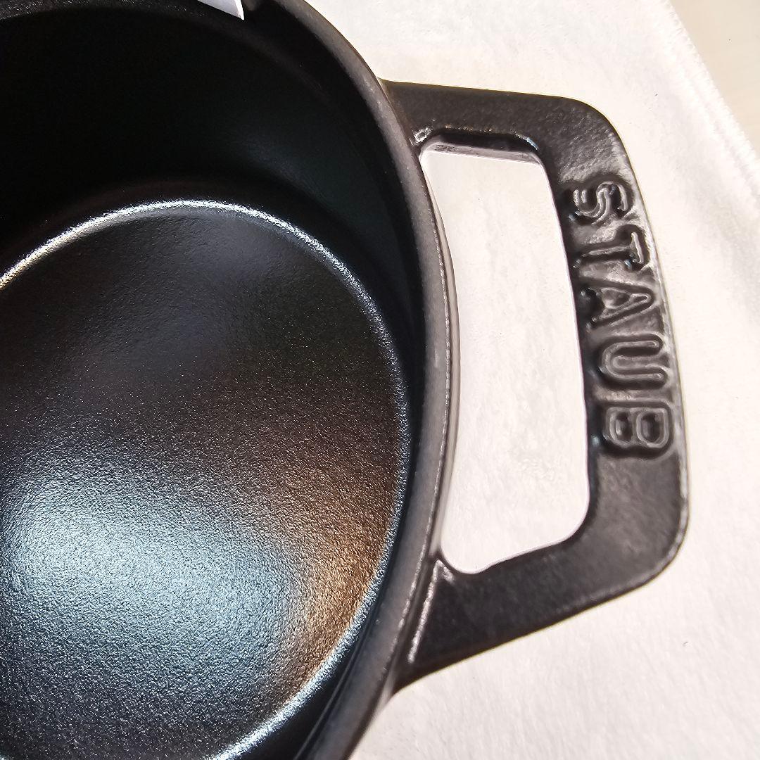 STAUB ストウブピコ・ココット 18cmラウンド鋳鉄製 両手鍋 ブラック
