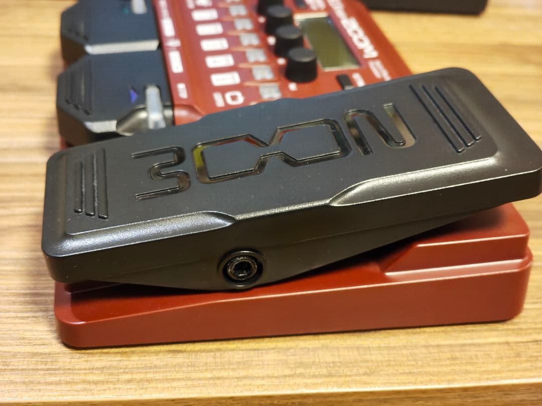 ZOOM B1X FOUR ベースエフェクター