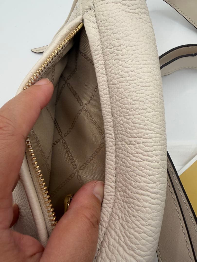 SALE‼️極美品‼️MICHAEL KORS レザーボディバッグ 2way保存袋付