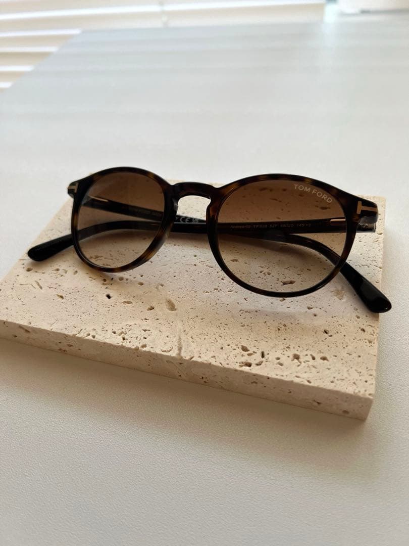 TOM FORD サングラス TF539 52F