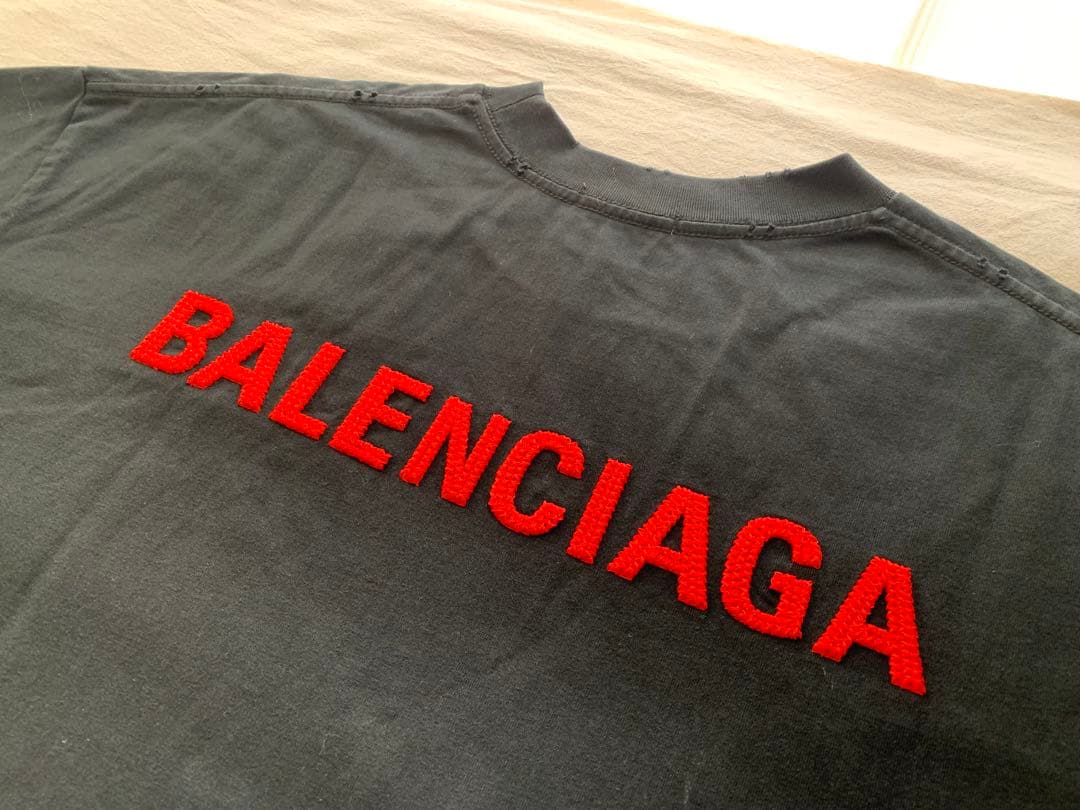 美品 正規品 BALENCIAGA 黒×赤刺繍 Tシャツ 【XL】