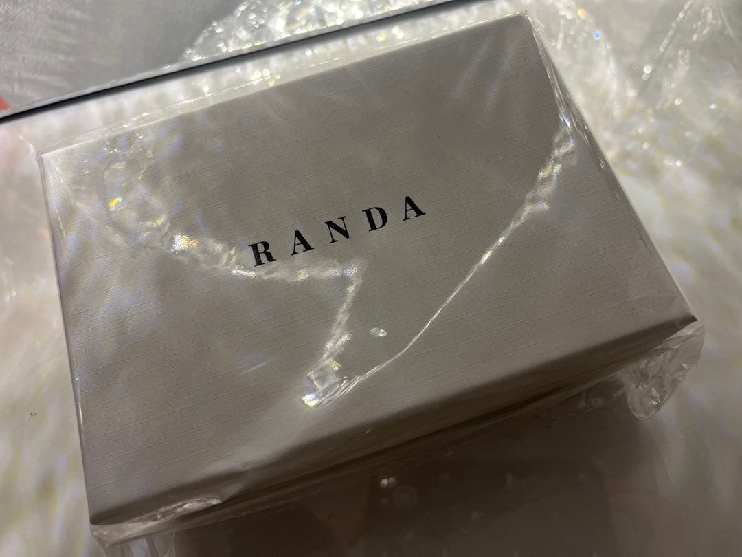 RANDA キルティング ブラック 三つ折り財布