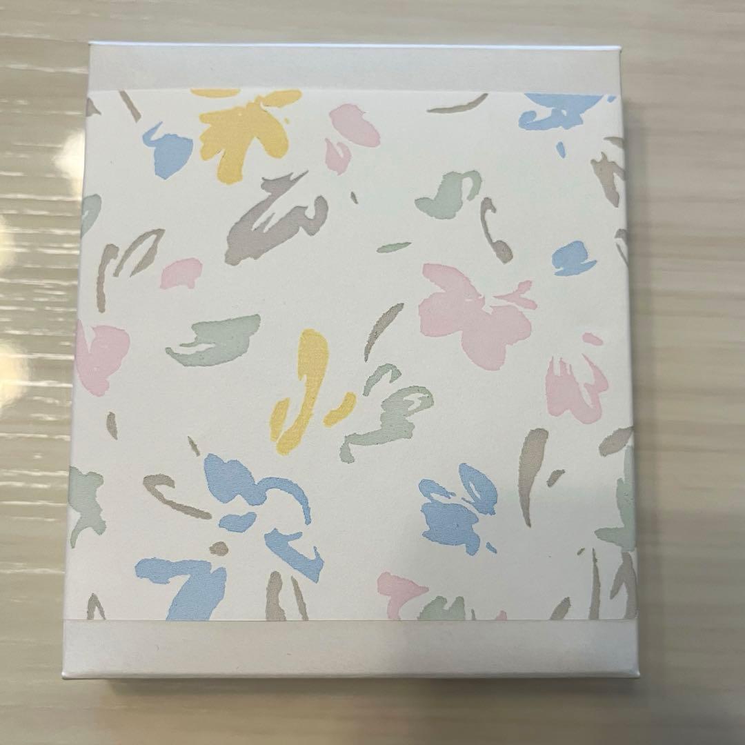 【新品・未使用】皇居 二つ折り財布 黄色 イエロー　がま口