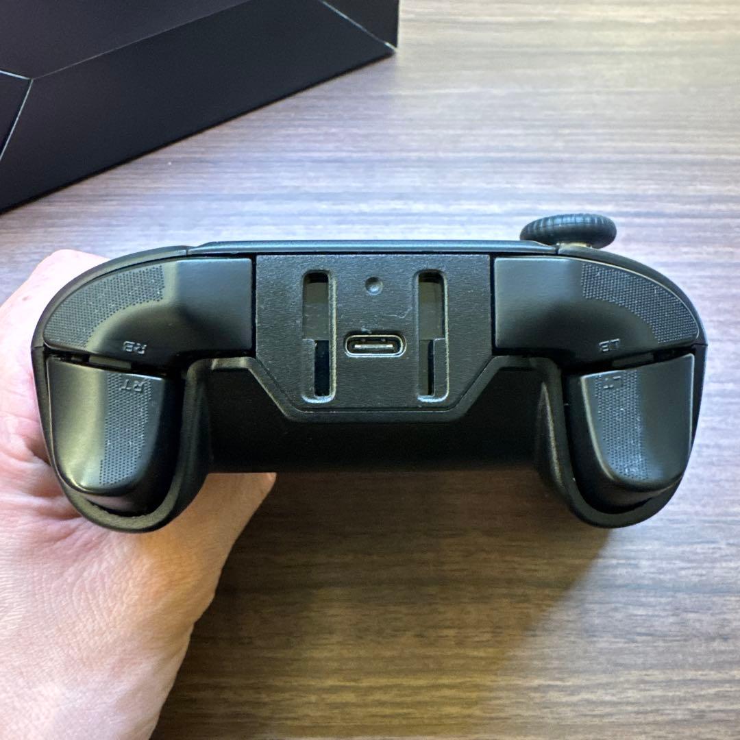 PC用ゲームコントローラー・コンバーター Flydigi Vader4 PRO