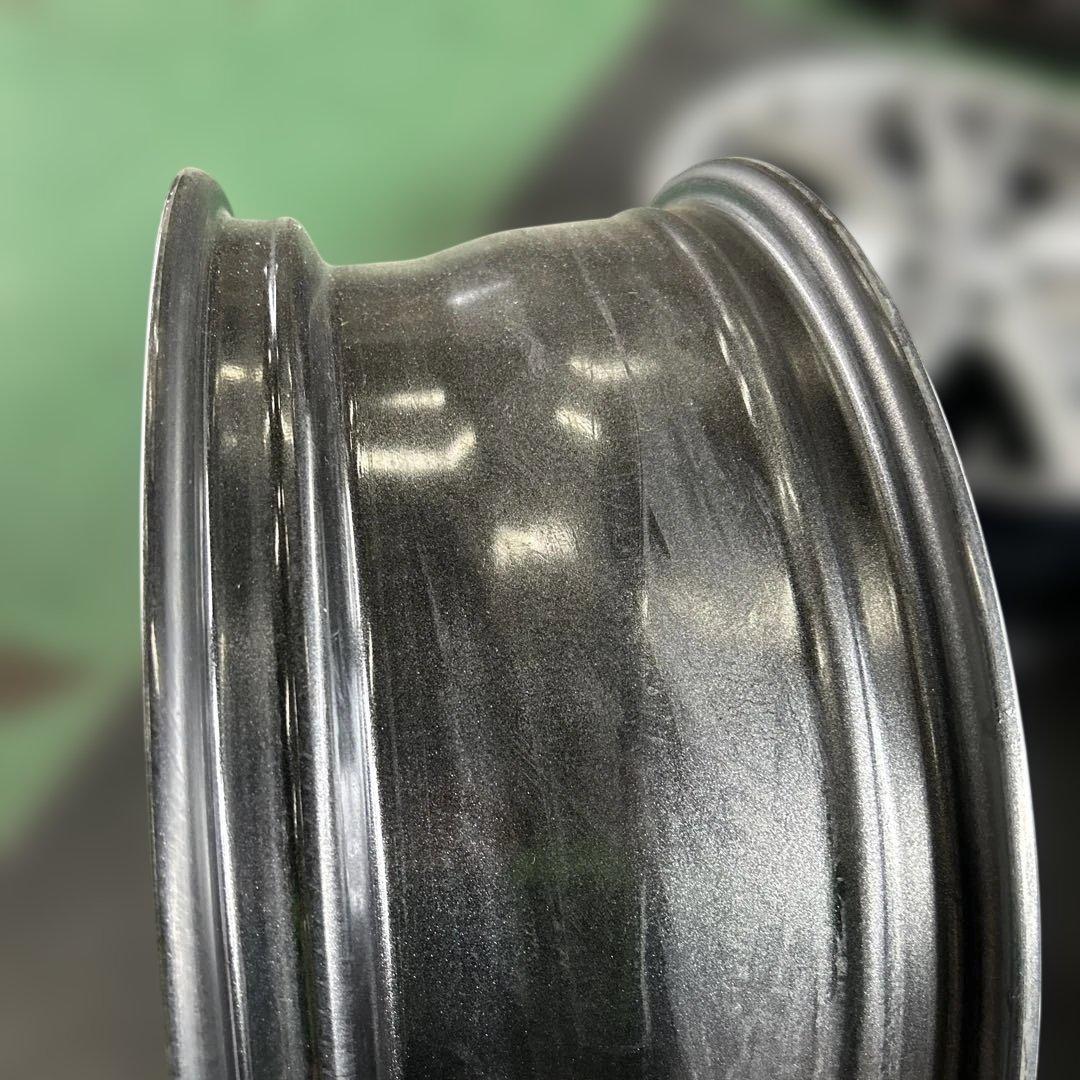 中古アルミ17X7.0　PCD100　ヴェルヴァケヴィン　プリウス、スバルXV等