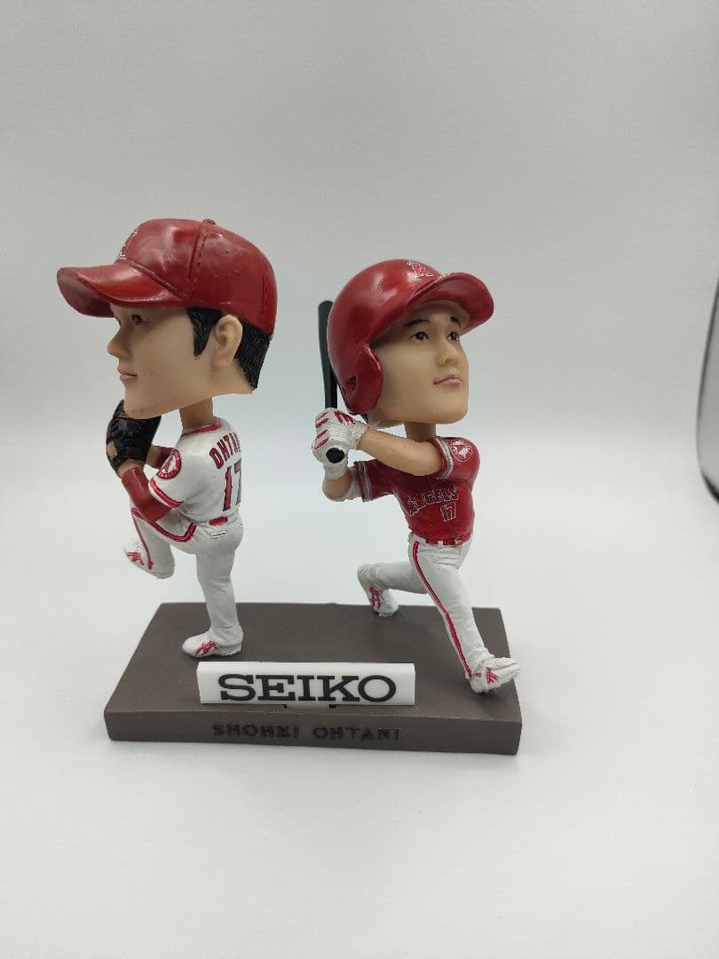 SEIKO　ASTRON　大谷翔平　フィギュア　首振り　二刀流ボブルヘッド