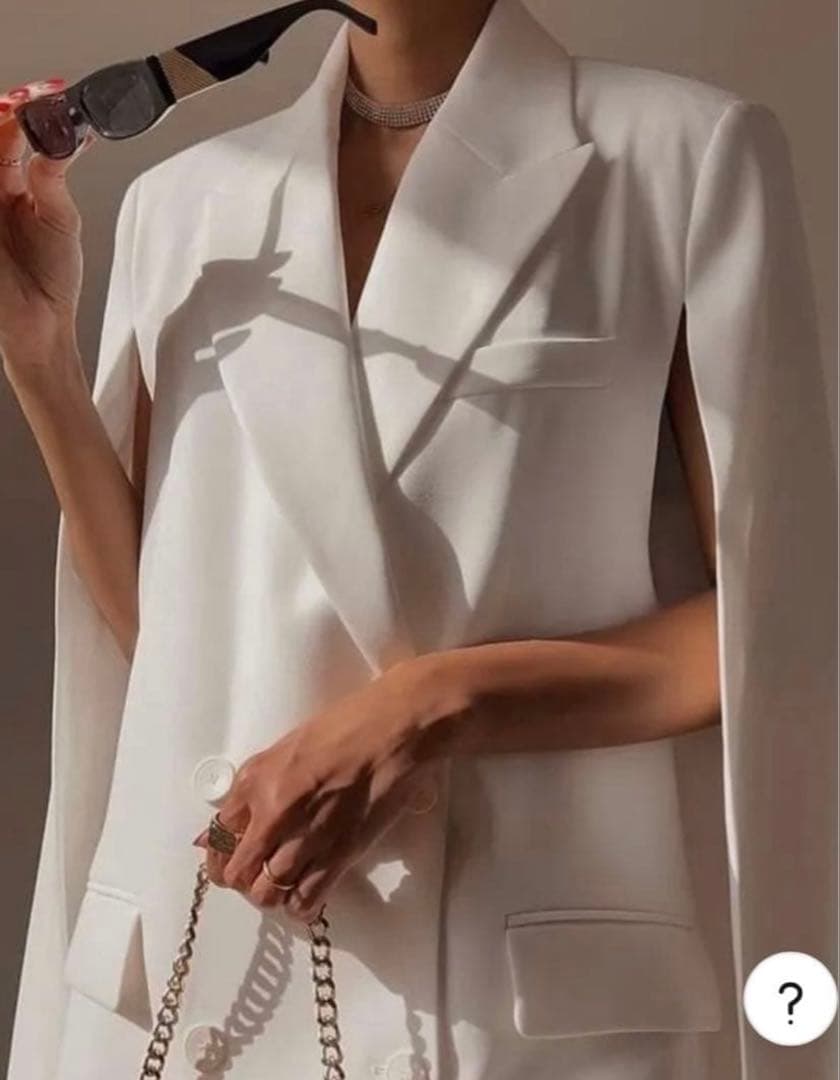 ZARA ホワイトケープオーバージャケット