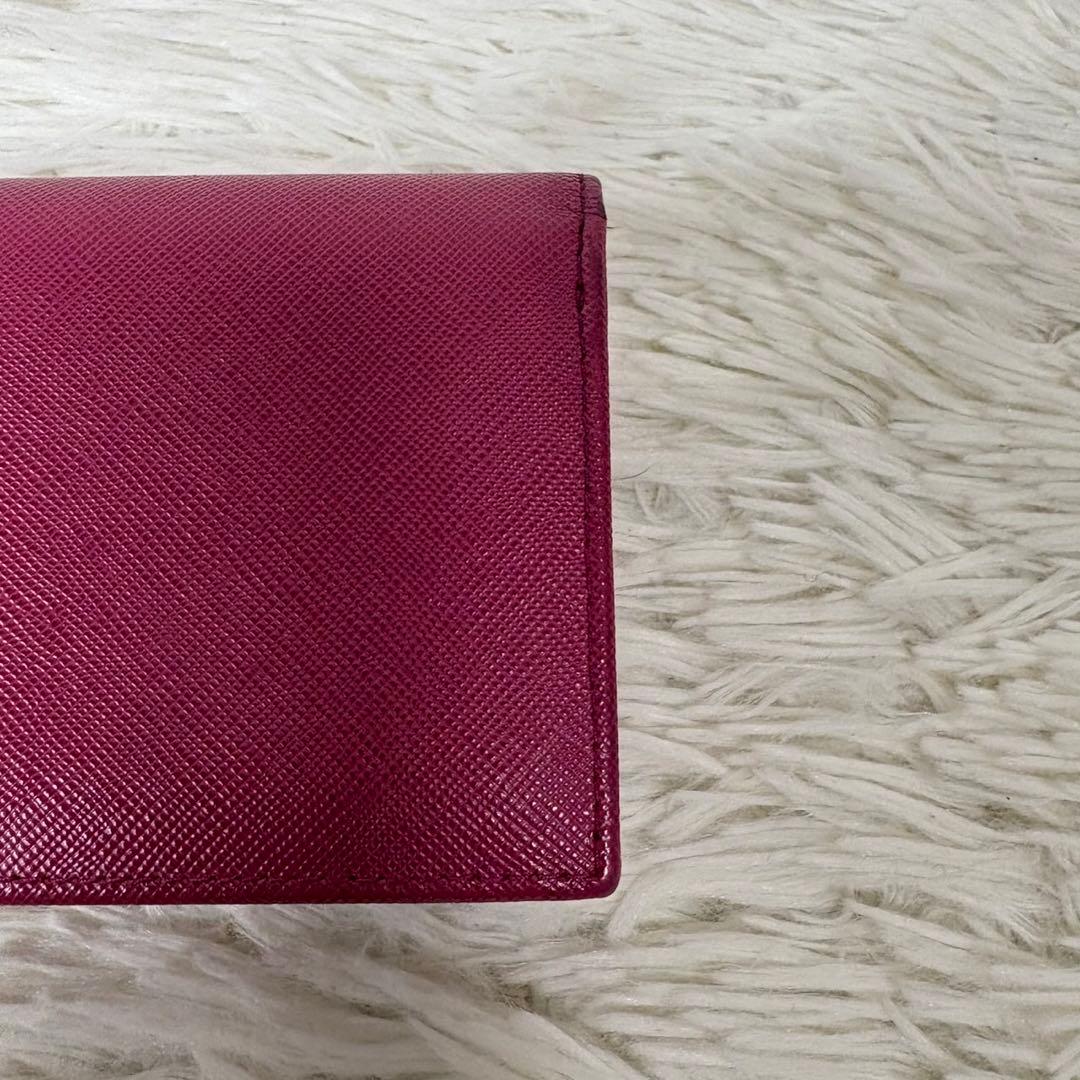 PRADA プラダ 二つ折り財布 希少ピンク色