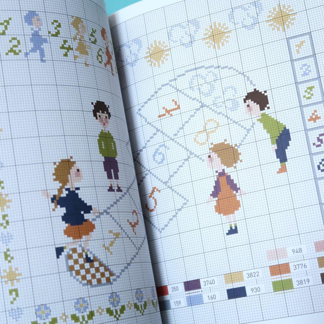 セール！ 洋書『サモイロフ クロスステッチ お遊びとおもちゃのモチーフ』