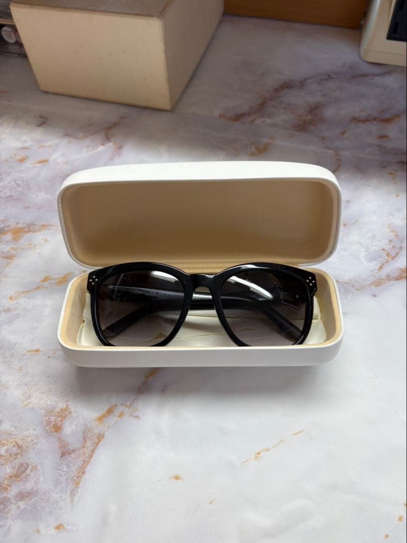 Chloe ブラック サングラス ケース付き