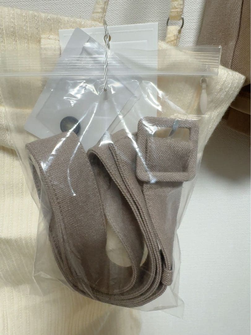 トップス andmary Heidi belt pleats set up ivory