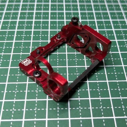 R246 LMアルミモーターマウント レッド ミニッツ MR03/04