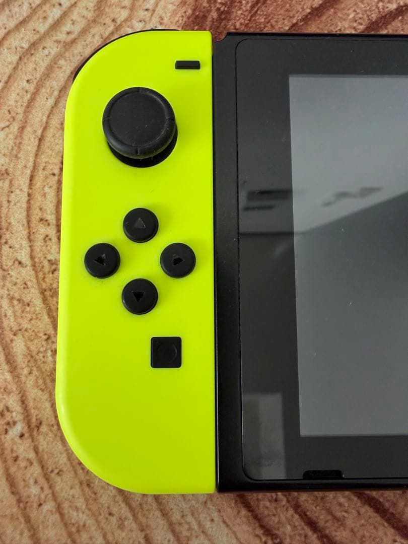 Nintendo Switch ニンテンドースイッチ本体　NYEL/YEL箱無し