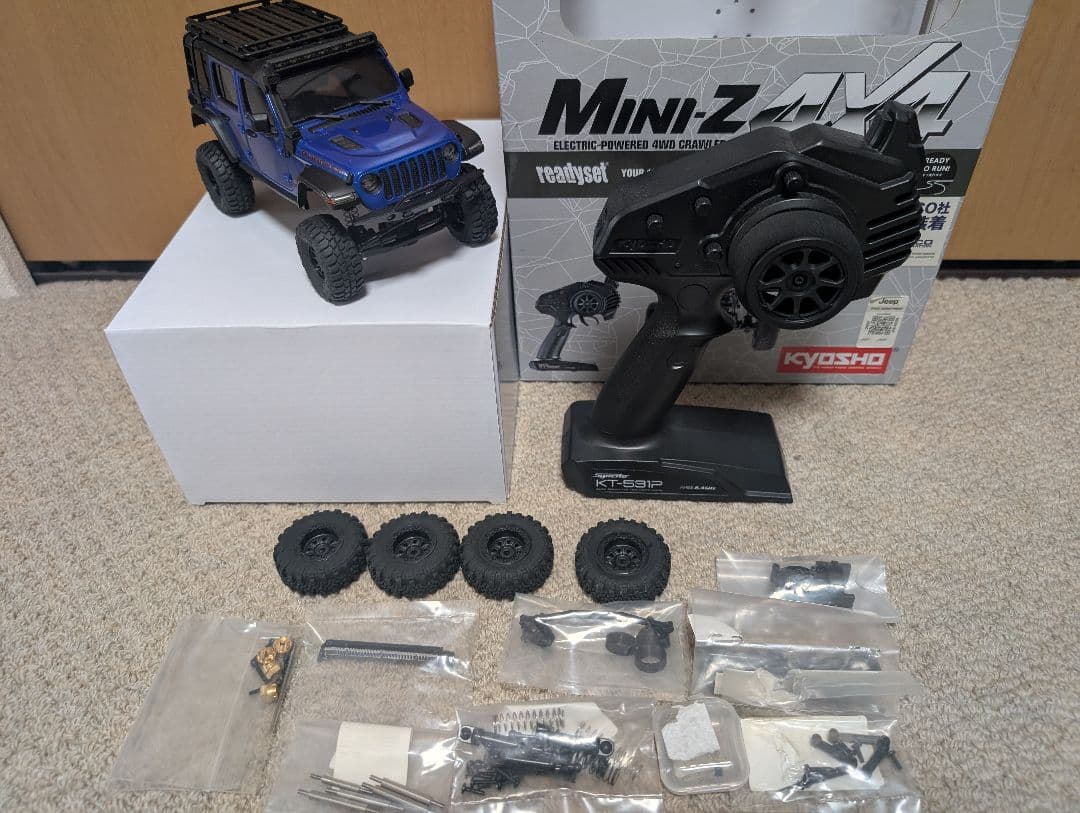 京商ミニッツ4×4 ジープ ラングラー アンリミテッド ルビコン アクセサリー付