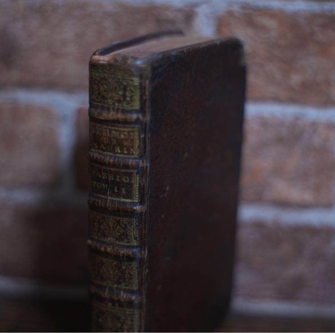 1700年頃の貴重な革装丁の洋書　古書　アンティーク　ヴィンテージ
