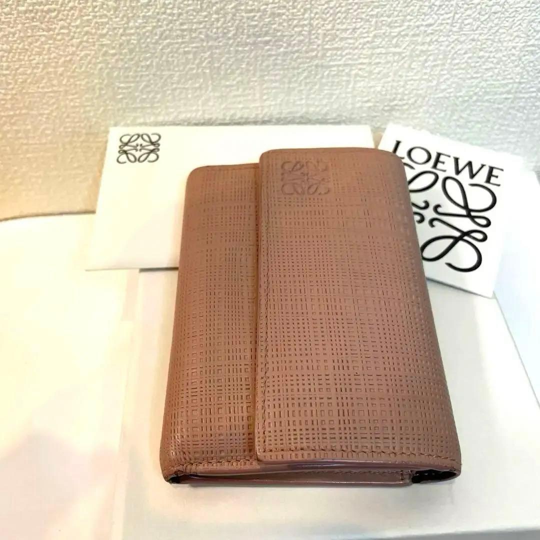 LOEWE ピンクベージュ　三つ折り財布