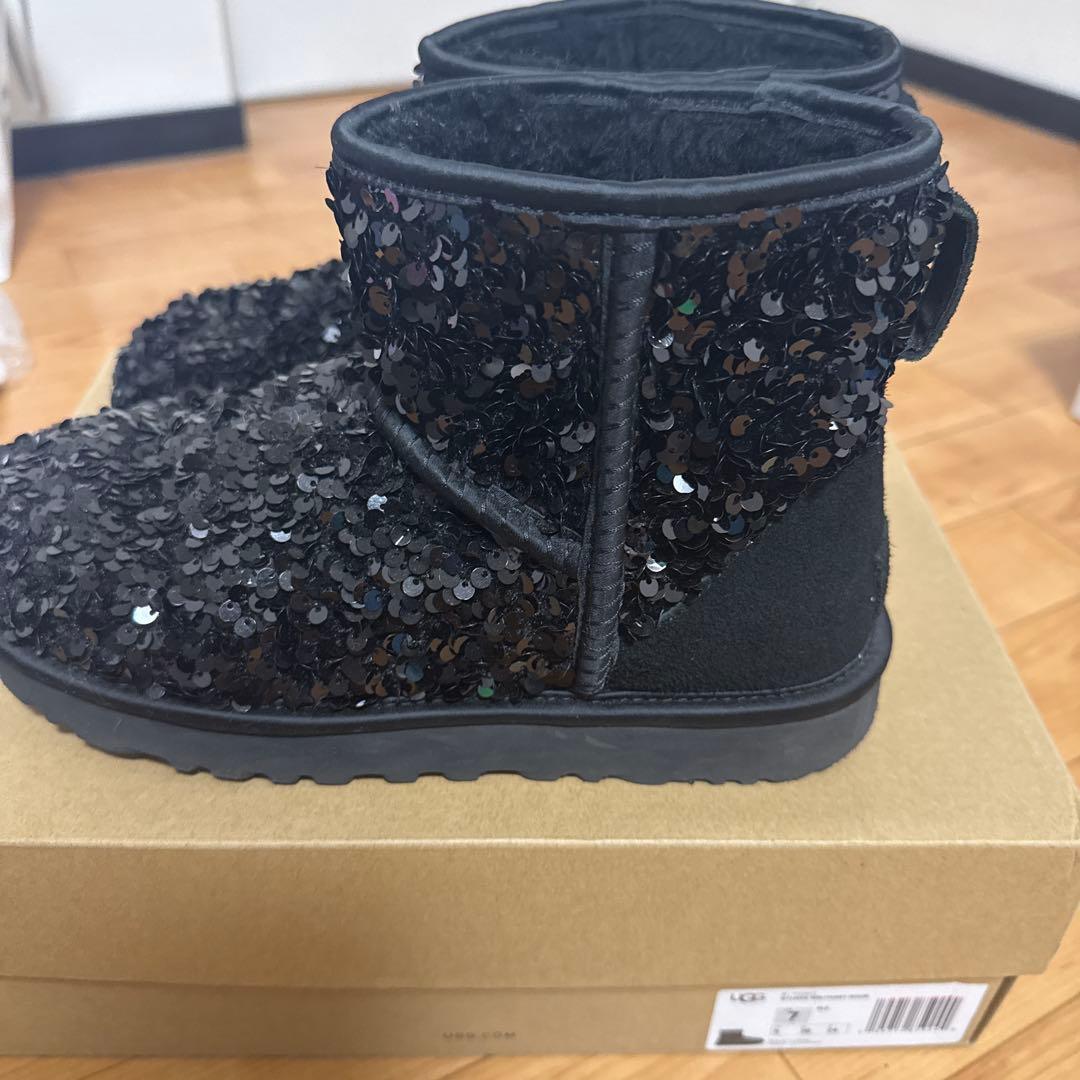 【レア】UGG スパンコール ブラックムートンブーツ