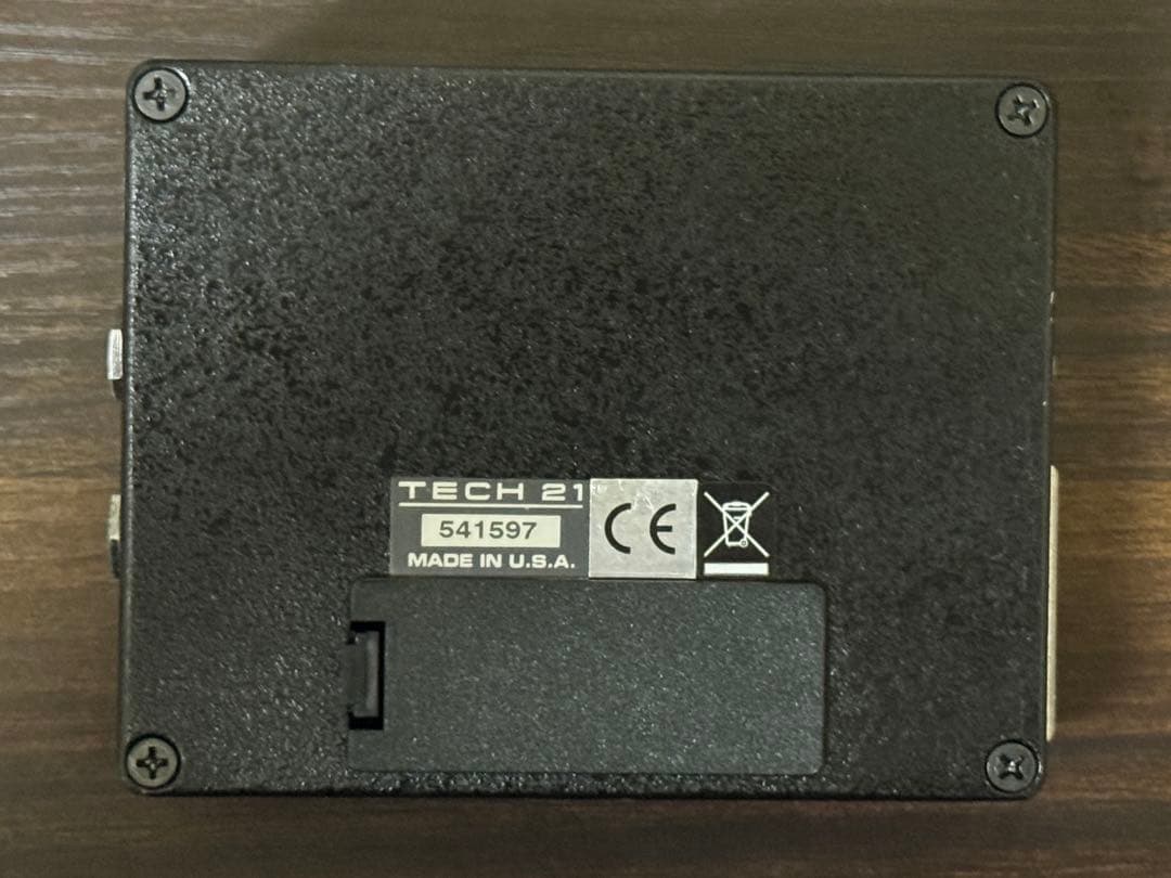 ベース TECH 21 NYC SANSAMP BASS D DI - LB