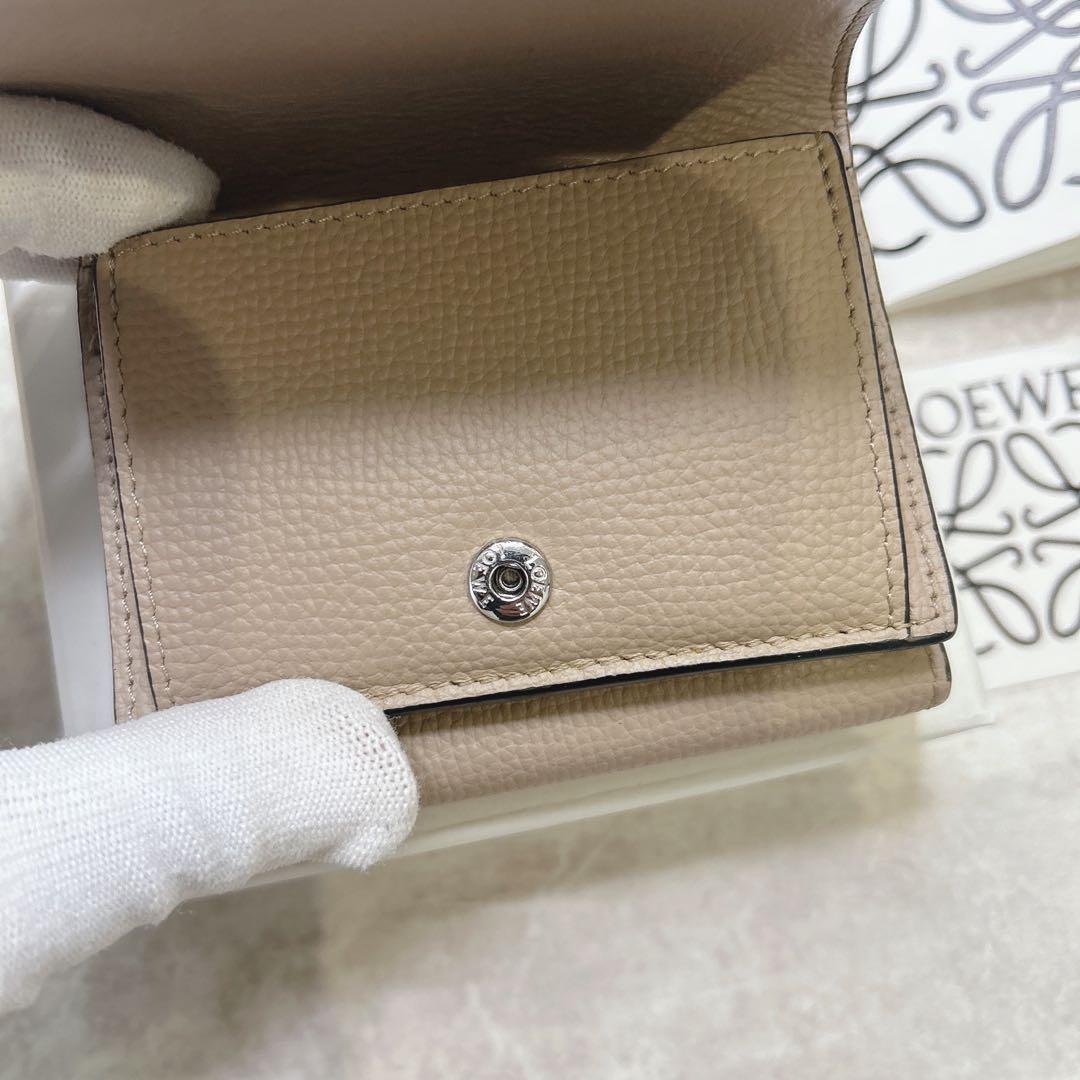 極美品✨ LOEWE ロエベ トライフォールド 三つ折り財布 サンド 箱 袋付き