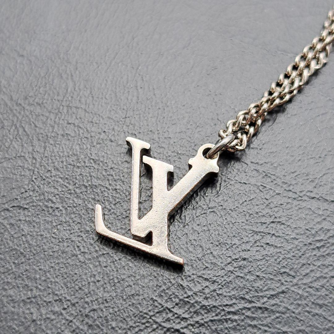 LOUIS VUITTON ルイヴィトン ネックレス LV シルバーカラー