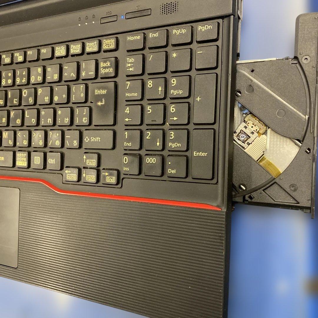 ♠︎中古品♠︎WindowsノートパソコンFujitsu LIFEBO