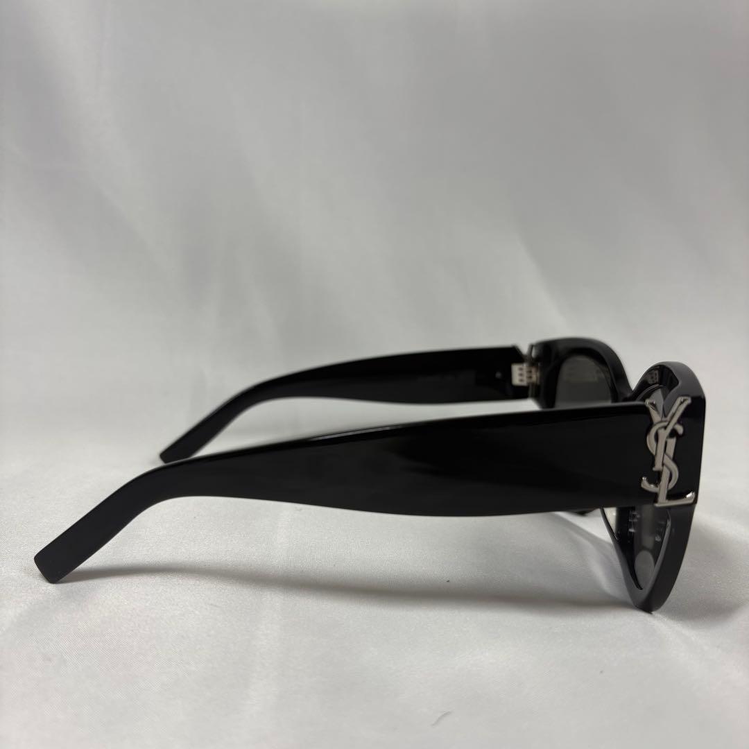 美品✨SAINT LAURENT サングラス　カサンドラロゴ　56□20–145