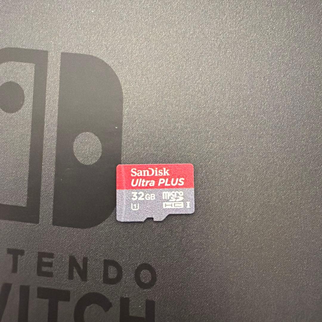 Nintendo Switch 本体 / 32GB microSDカード付き