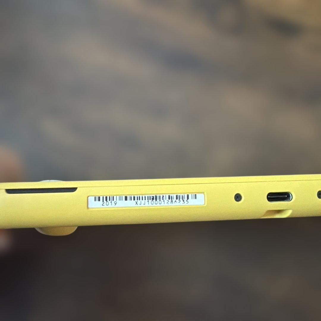 Nintendo Switch Lite イエロー(一部不具合あり)