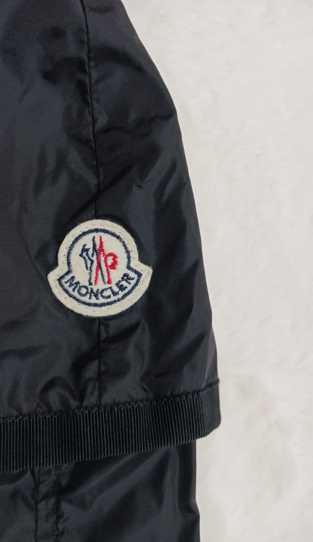 MONCLER ブラック 裾フリルジャケット BELLEUSE