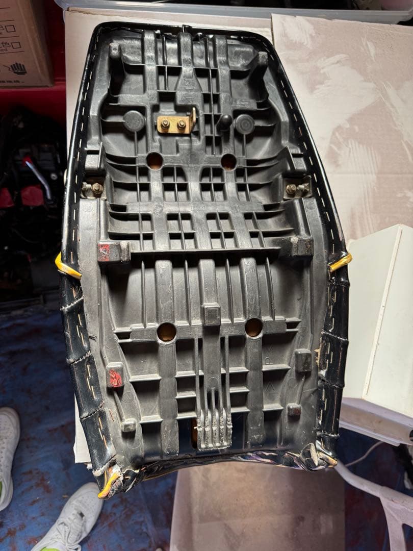 せ*や様 xjr400 タックロールシート　シート　エナメル