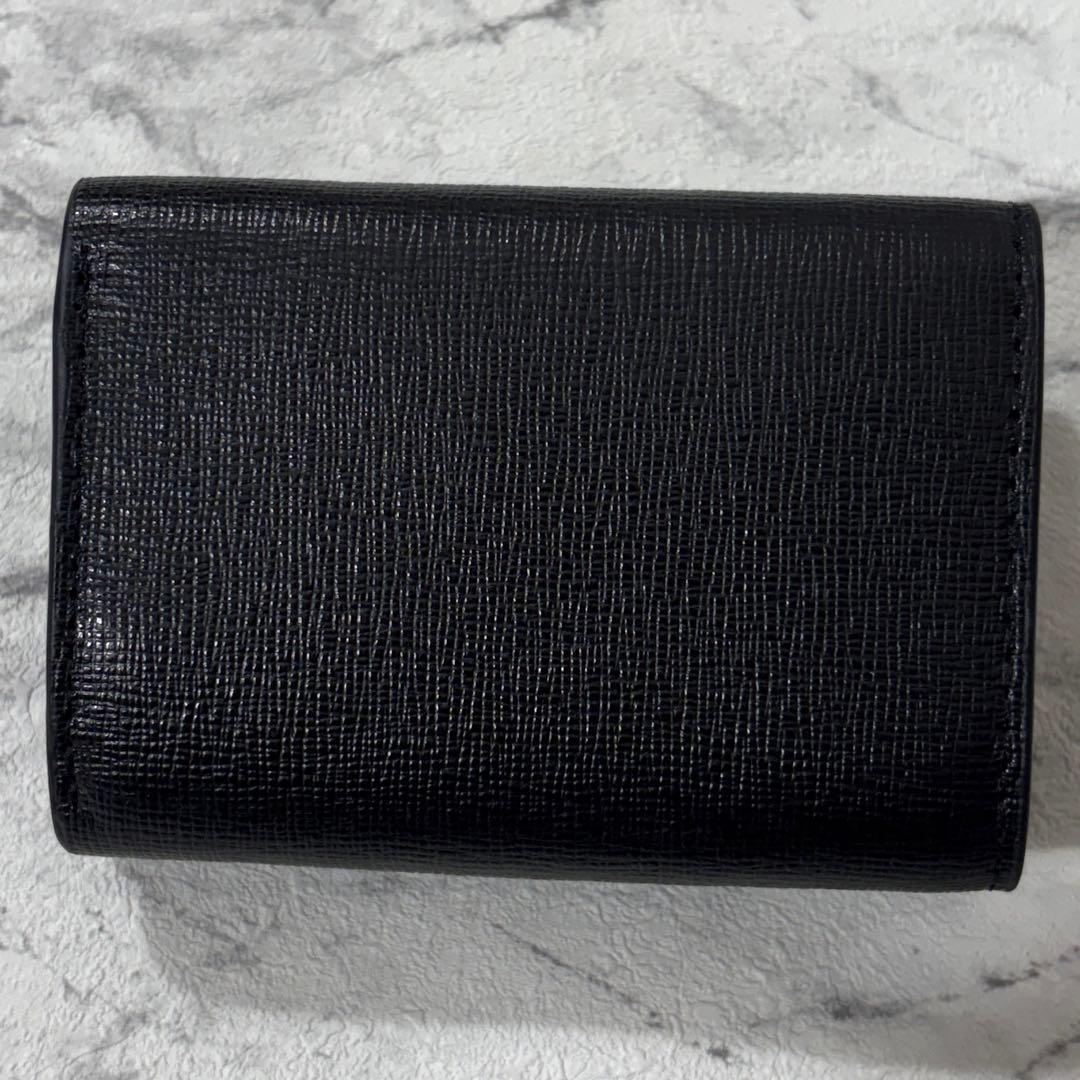 【美品】 フルラ FURLA 三つ折り財布 現行ロゴ レザー ブラック