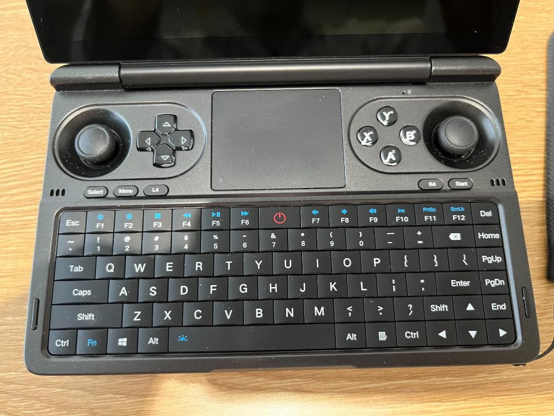GPD WIN Mini 2024 8840U 32GB/2TB換装済