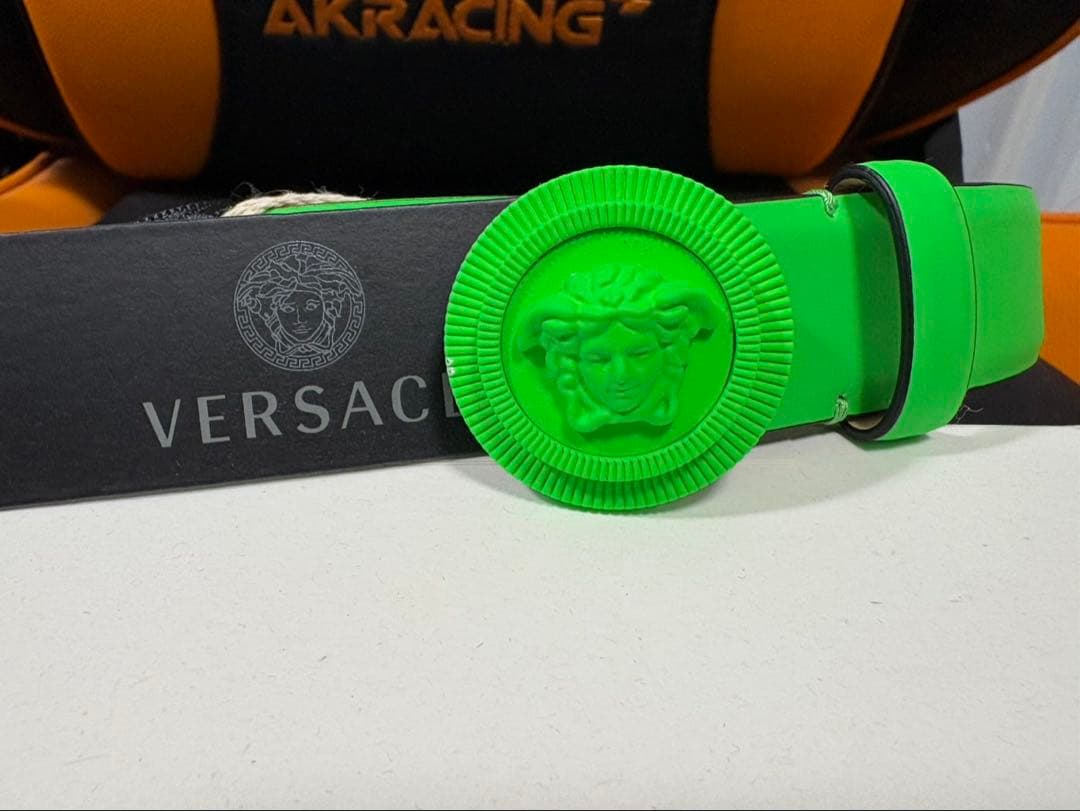 新品❗️VERSACE ネオングリーン レザーベルト
