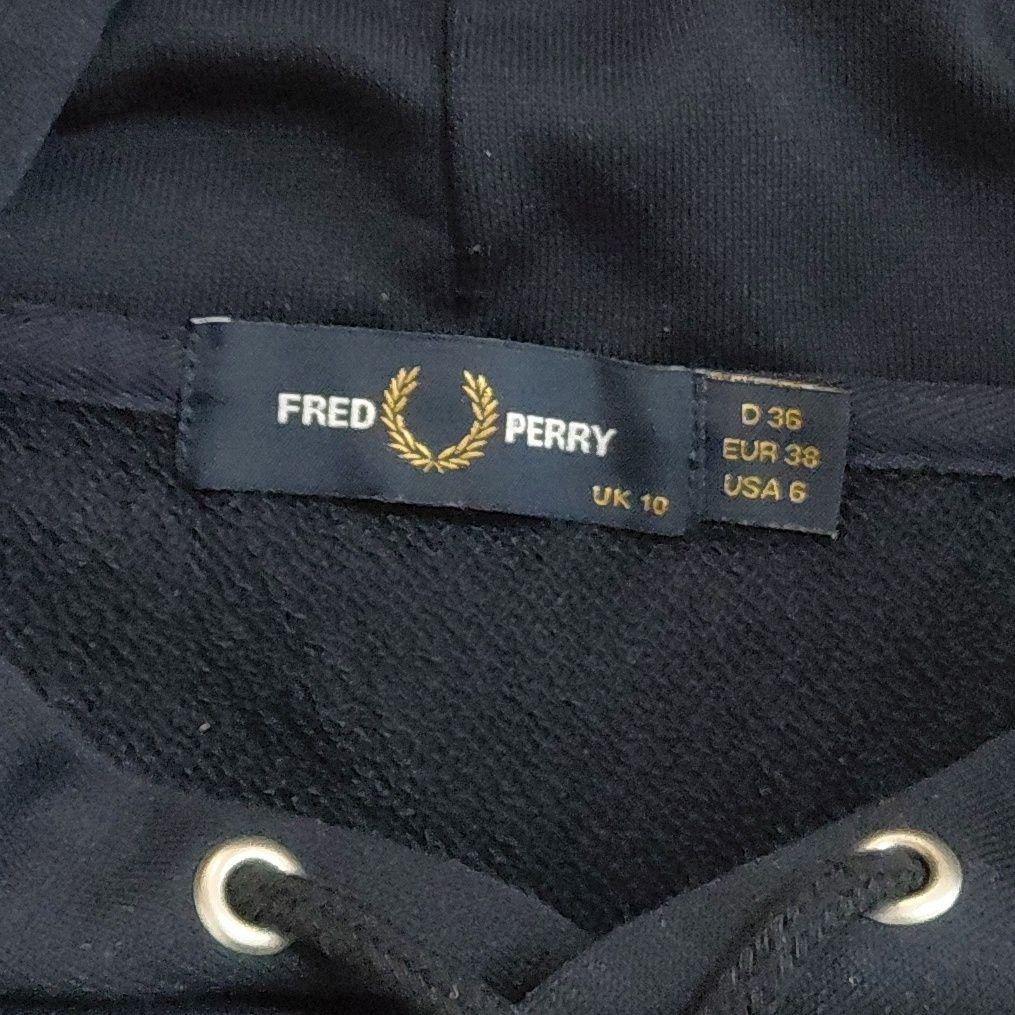 FRED PERRYフード付きトレーナーワンピース 裾プリーツ　ロゴ刺繍