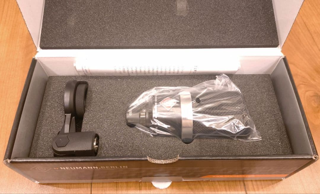 未使用 Neumann TLM 102 コンデンサーマイク + ショックマウント