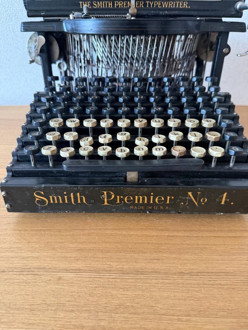 Smith Premier No.4 デスクトップ タイプライター
