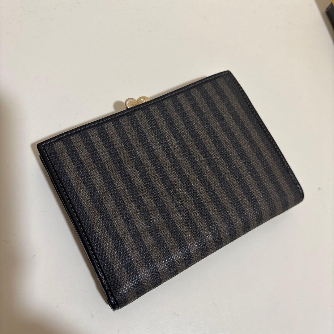 【新品未使用】FENDI 二つ折り財布 ペカン柄
