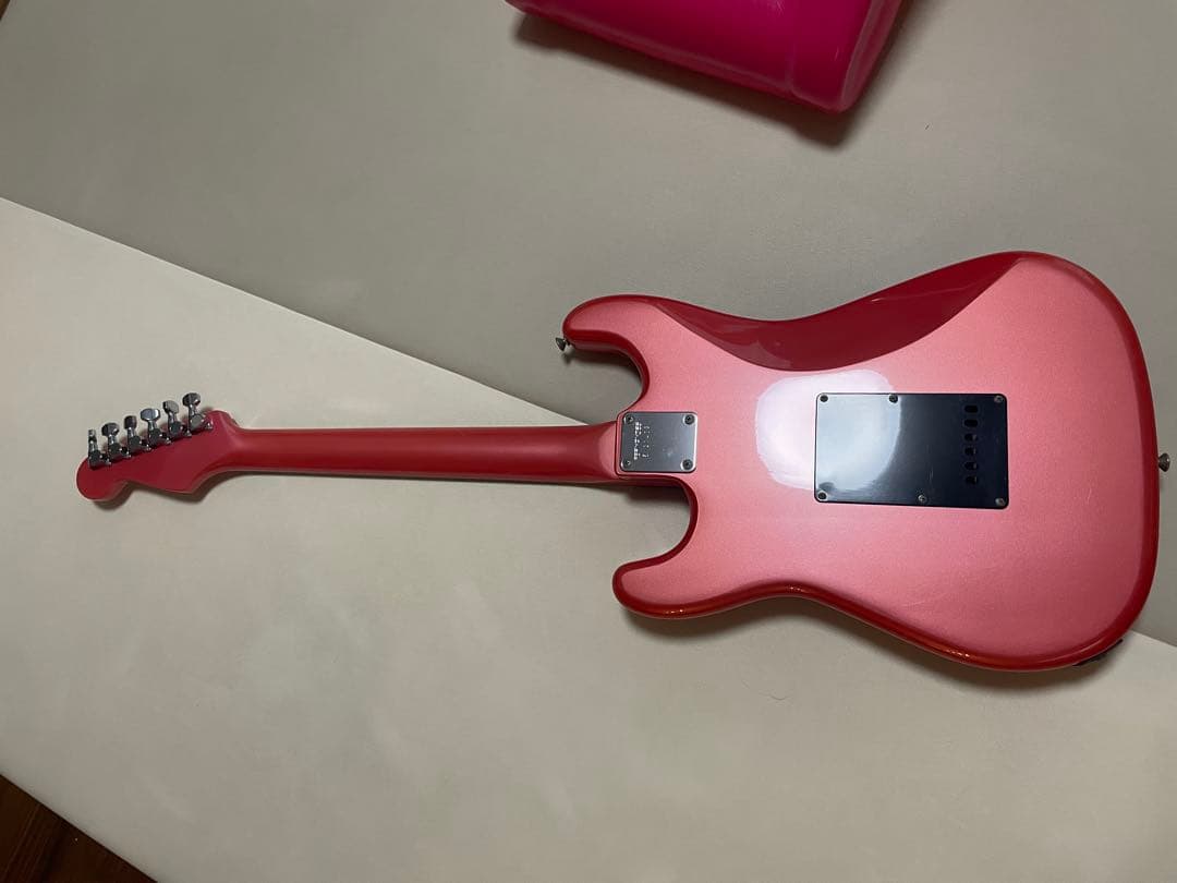 FERNANDES LIMITED EDITION ストラトタイプ　パールピンク
