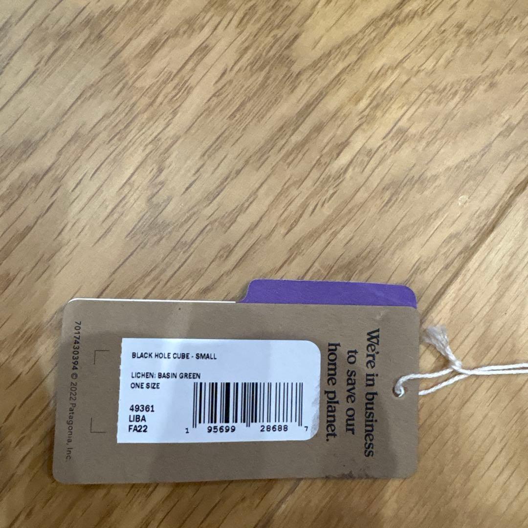 新品未使用　patagonia パタゴニア　ブラックホールキューブ　スモール