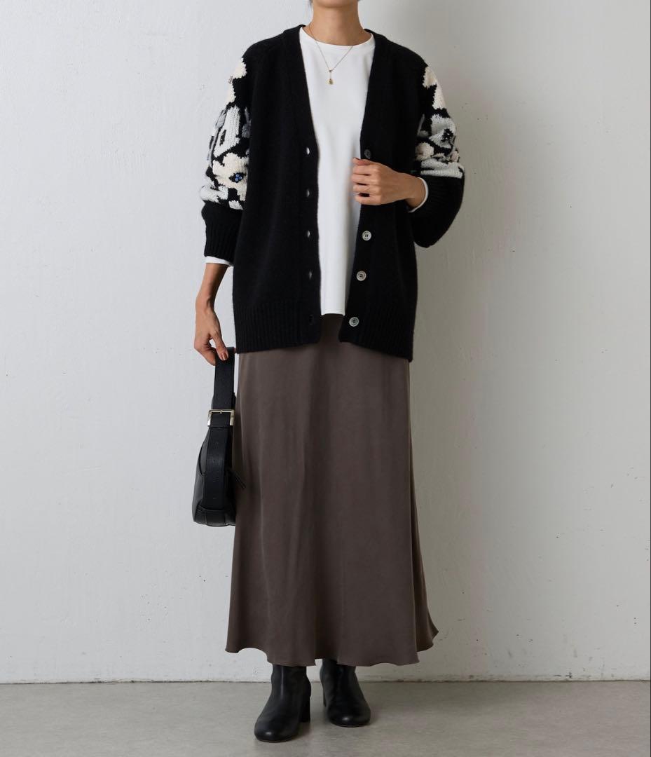 【24SS美品】定価4万✴︎BEARDSLEY 袖ジャガードカーディガン ブラック