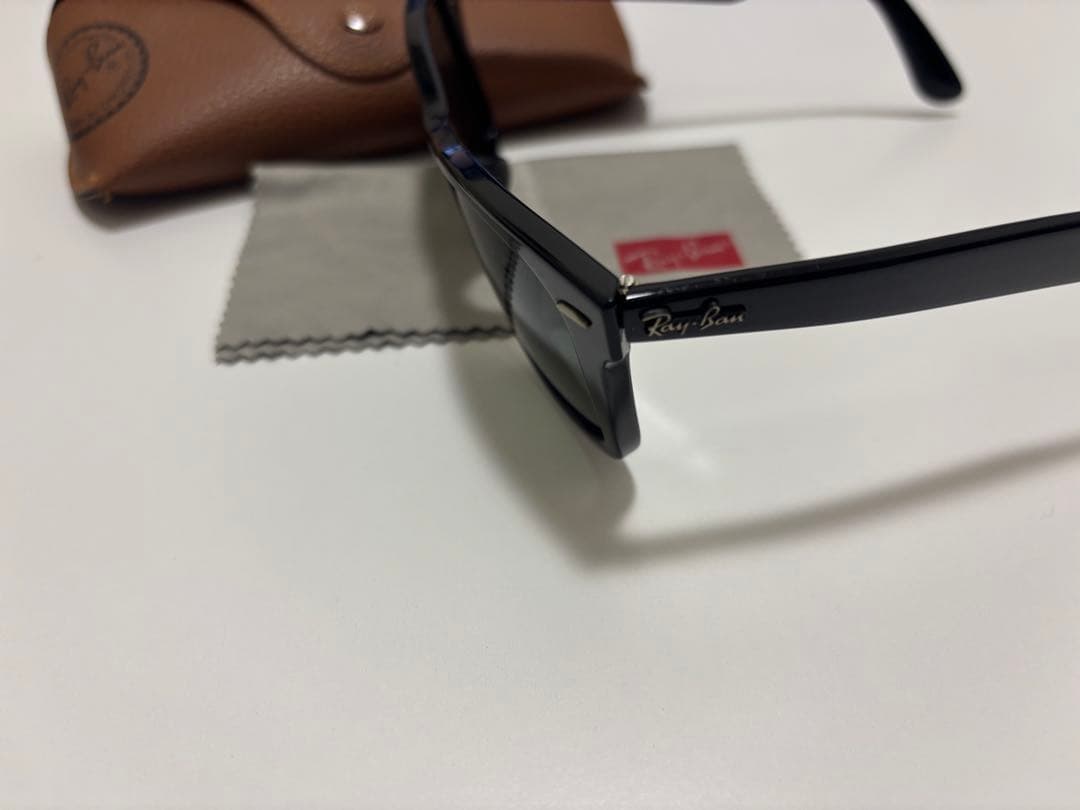 Ray-Ban Wayfarer ブラックサングラス　メンズ サングラス