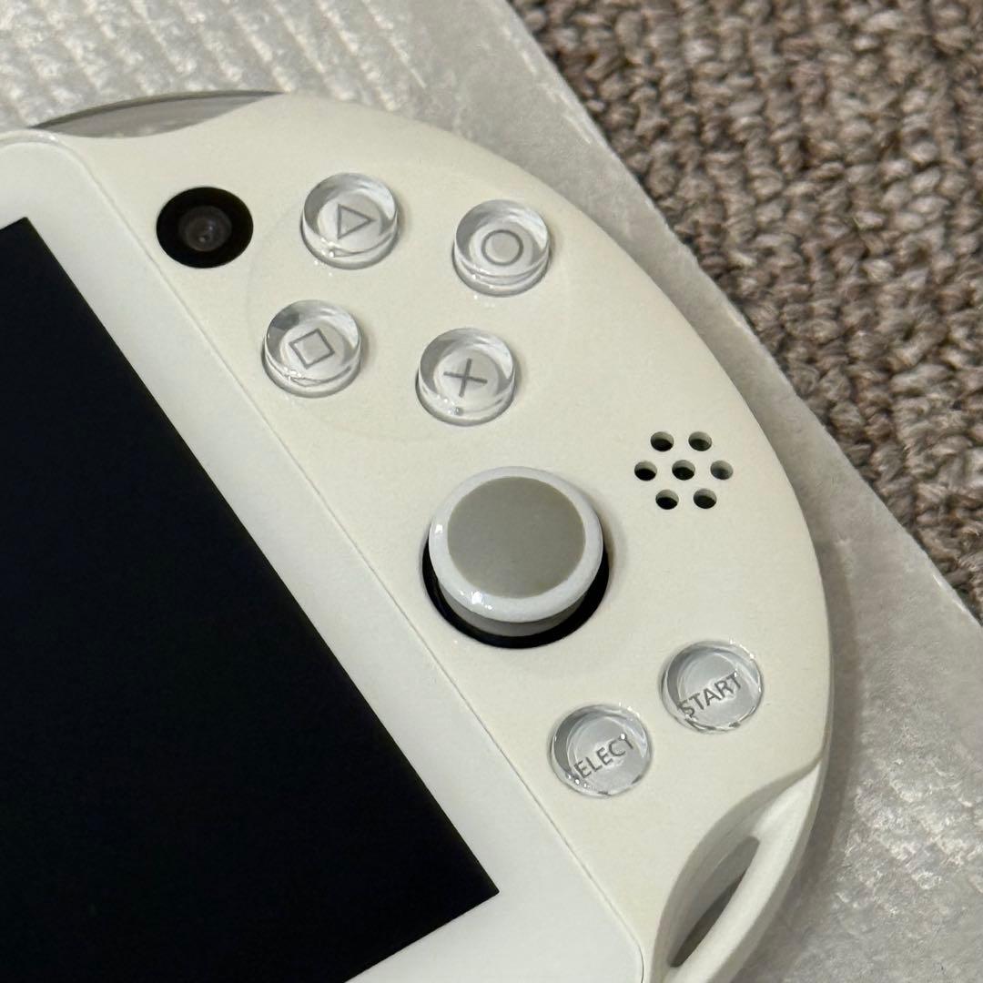 【美品】PSVITA PCH-2000 ホワイト 箱付き