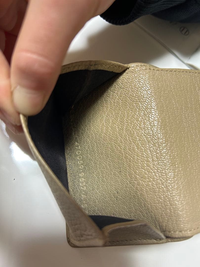 ベージュ レザー 三つ折り財布　バレンシアガ