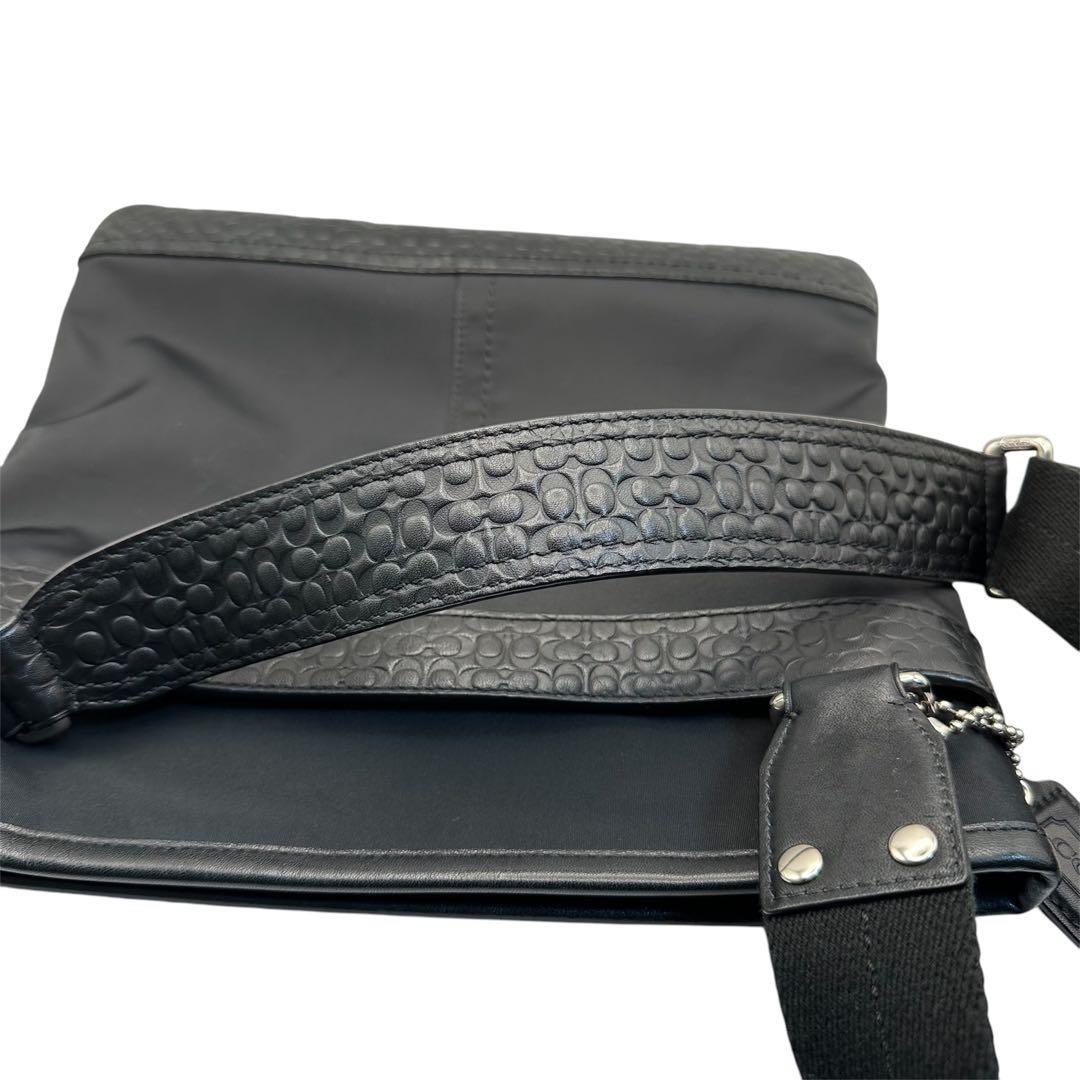 COACH　ショルダーバッグ　ミニシグネチャー　ナイロン　F70325