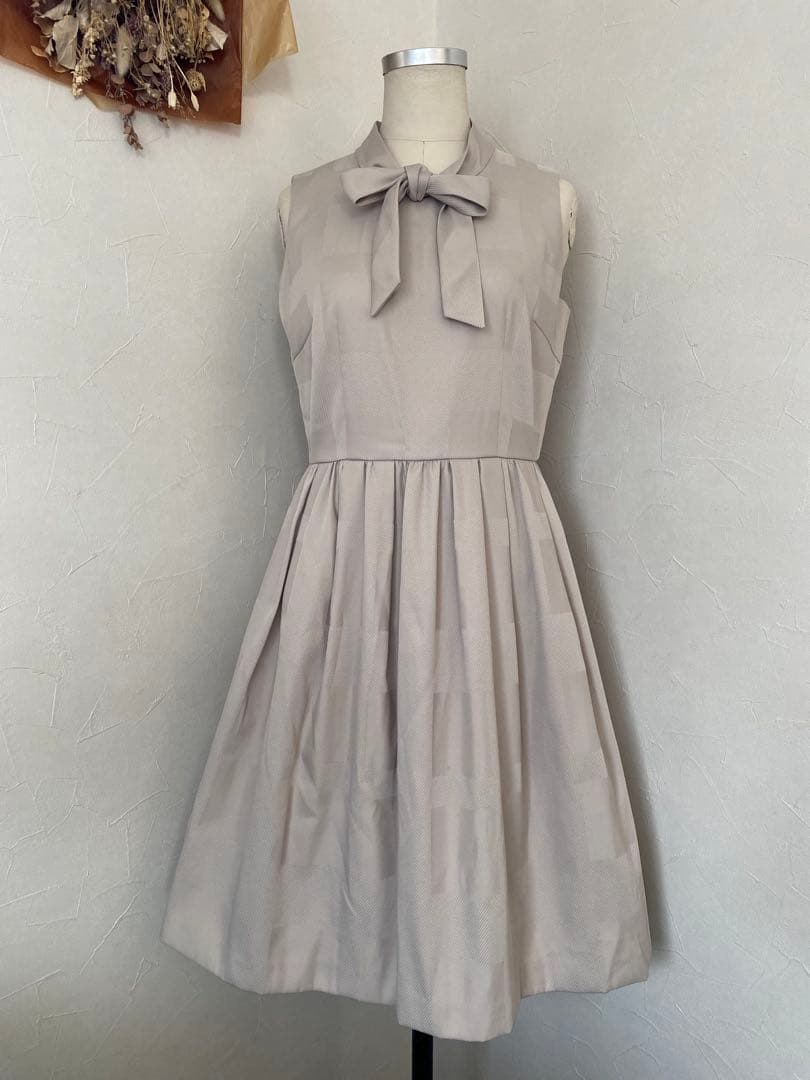 美品　BLUE LABEL CRESTBRIEGE ボウタイ　ワンピース