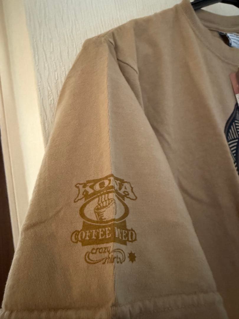 AULANI ディズニー　Tシャツ ベージュ　コナ