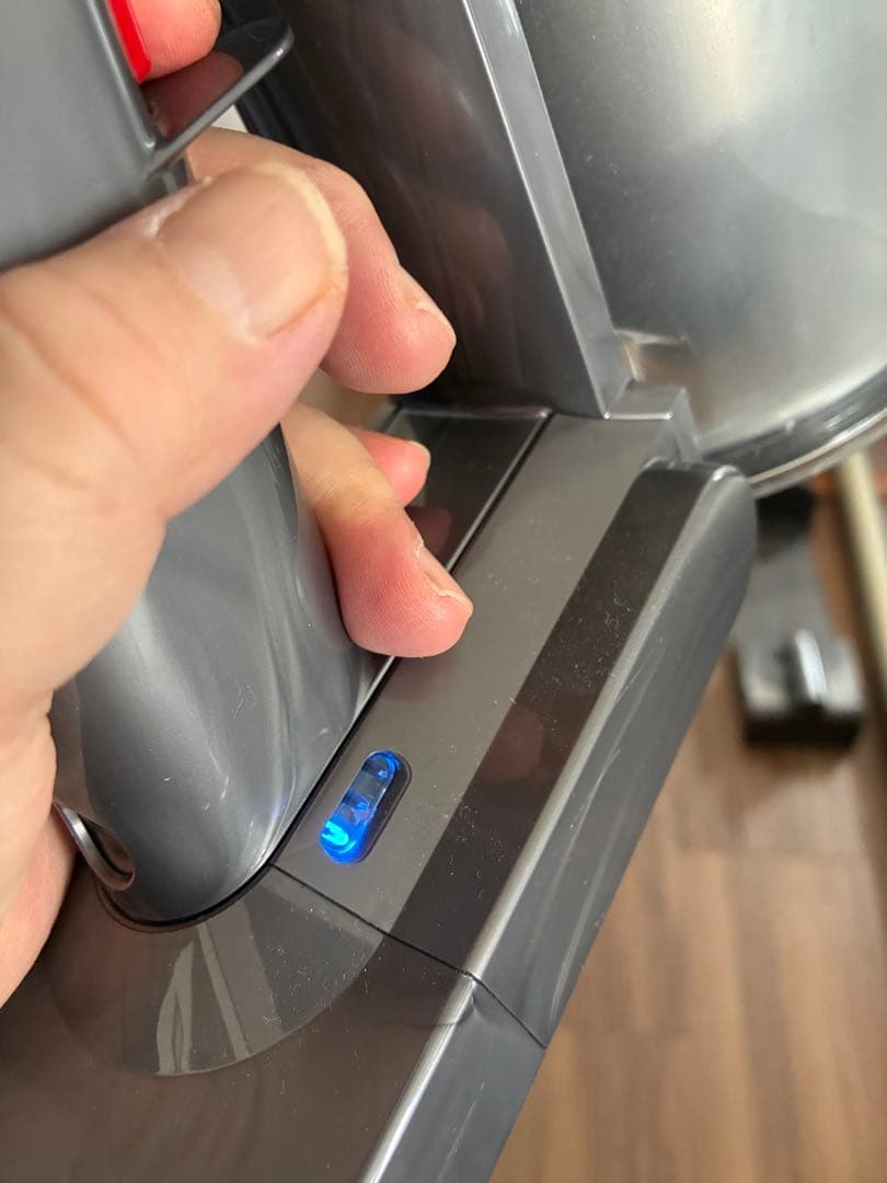 Dyson V8スティッククリーナー 本体