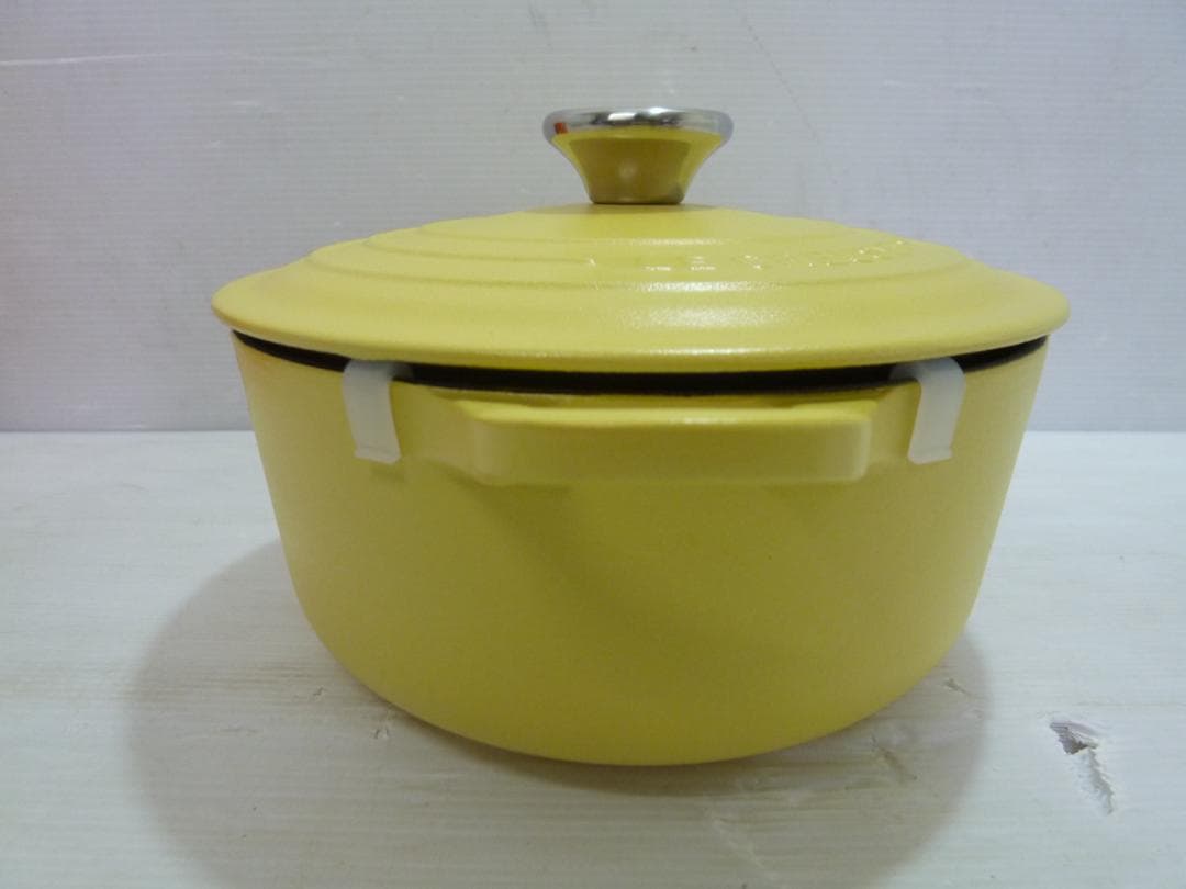 未使用 LE CREUSET ホーロー鍋 cocotte 20cm スプーン付
