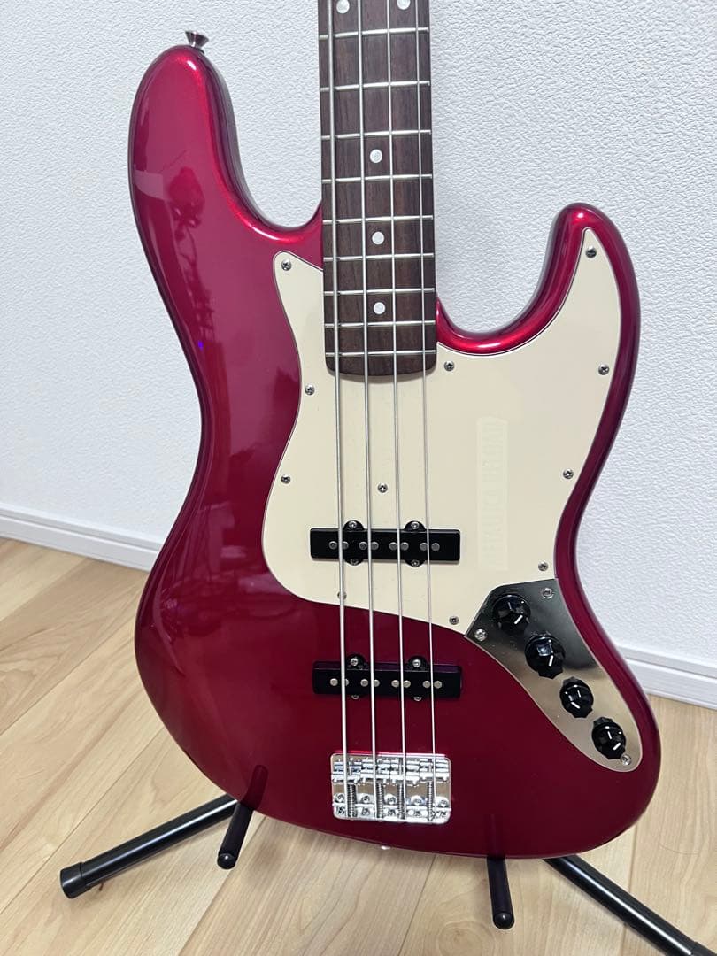 Squier by Fender アクティブ ジャズベース 赤
