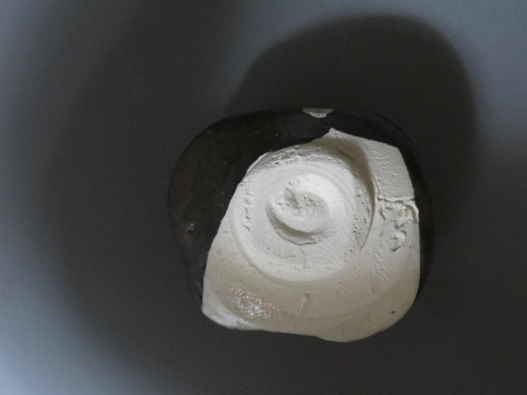 ◆409◆水野鉐一　瀬戸焼　茶碗（共箱）御題 波 福海窯 骨董品　黒織部
